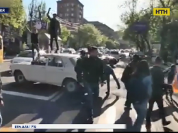 Силовики погрожують розігнати мітингрів у Єревані