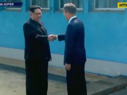 Исторический саммит: лидеры Северной и Южной Кореи мирятся и готовы убрать с полуострова ядерное оружие