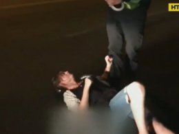 В Киеве правоохранители случайно поймали пьяную женщину за рулем