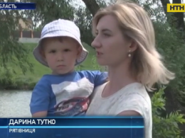 Жінка з 4-річним сином врятувала рибалку на Полтавщині