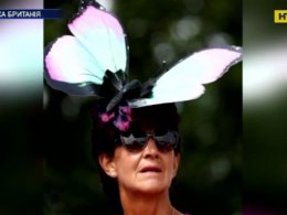 На фестивале Дерби женщины щеголяют в необычных шляпах