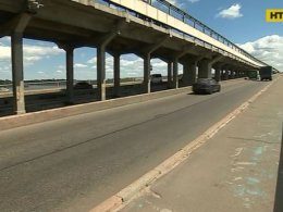Проектувальник першого в Україні мосту Метро завив, що він може впасти будь-якої миті