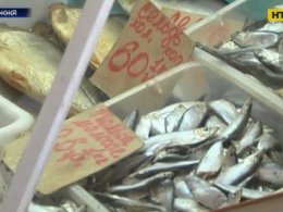 У Запоріжжі помер чоловік, що придбав рибу на базарі