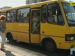 У Львові дитина випала з маршрутки просто під час руху
