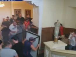 4 працівників Харківської мерії ушпиталили після вчорашніх сутичок