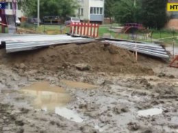 Вже третю добу у Чернігові борються з наслідками страшної зливи