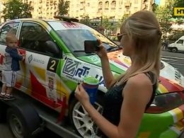 В Киеве празднуют открытие 3 этапа чемпионата Украины по ралли под названием "Столица"