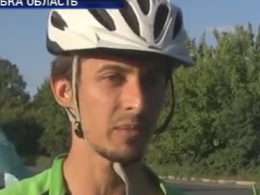Незрячие на велосипедах отправились в велотур по Украине