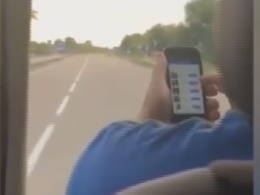 В Ровно уволили водителя маршрутки за то, что листал Facebook за рулем