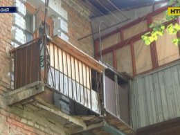 В Запорожье под женщиной обвалился балкон