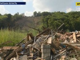 4 месяца ждут помощи семьи, дома которых разрушил масштабный оползень на Закарпатье