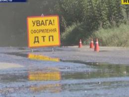 В результате ДТП тонны мазута вылились на дорогу в Винницкой области
