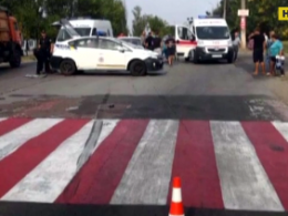 В Мариуполе на зебре водитель сбил мать и дочь