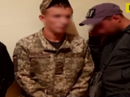 Двух армейцев Вооруженных сил задержали на продаже наркотиков