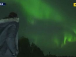 Ярко-зеленые волны появились в небе Финляндии