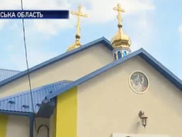 Новозбудований храм Різдва Божої Матері освятили на Тернопільщині