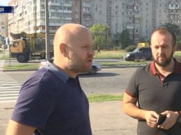 В Запорожье прохожие пытались спасти ребенка от совсем пьяной бабушки