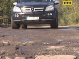 Немедленного ремонта дороги требуют жители десяти населенных пунктов Черкасской области