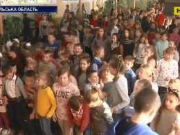 Более 200 000 просмотров всего за несколько дней собрали безумные танцы в школе на Тернопольщине