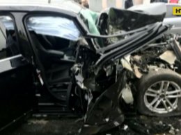 Неподалеку от  Львова водитель девятки влетел в остановку и сбил двух женщин