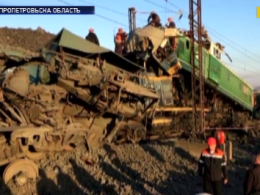 Лобова аварія вантажних потягів сталася на Дніпропетровщині