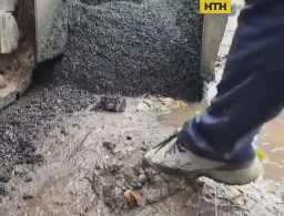 Укладка асфальта в грязь - новые технологии строительства дороги на Волыни