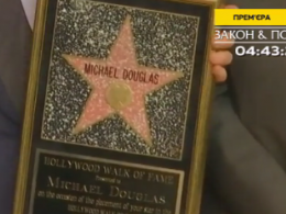 Майклу Дуґласу вручили іменну зірку на Алеї слави Голлівуду