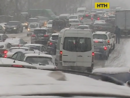 Первый снег остановил Киев в 10-балльных пробках