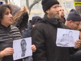 Не відпускати вбивць журналіста: у Черкасах пройшов мітинг під Будинком Правосуддя