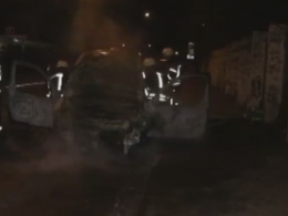 Уночі в Києві на ходу загорілася мобільна кав'ярня