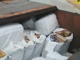 В Одесской области на берег выбросило баржу с контрабандными товарами
