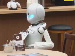 Експериментальне кафе з роботами замість офіціантів відкрили в Токіо