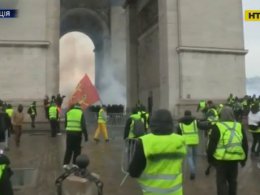 Понад 100 мітингувальників затримала поліція у Парижі