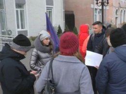 В Луцке студенты требуют снизить стоимость проезда