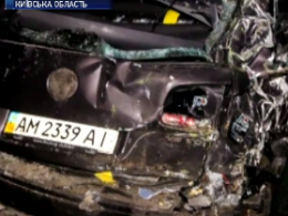 На Одеській трасі вантажівка протаранила 6 автомобілів