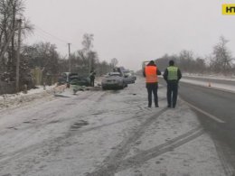 3 человек погибли, еще 2 и ребенок пострадали в страшной аварии под Житомиром