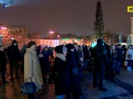 На Софийской площади в Киеве зажгли центральную елку