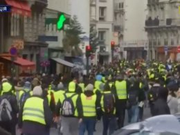 Протести "жовтих жилетів" охопили ще 3 французьких міста