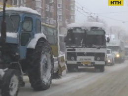 На Полтавщині через снігопади оголосили вихідний у школах та дитсадках