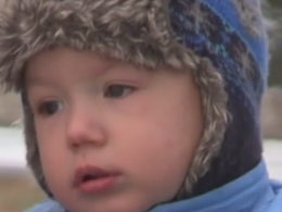 На Днепропетровщине двухлетний мальчик провалился через люк в канализационное отверстие