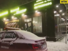 Группа мужчин устроила стрельбу в кафе в Киеве