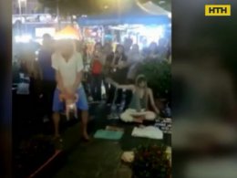 У Малайзії затримали пару росіян, які жонглювали власною дитиною