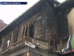На Київщині вночі згорів супермаркет і 12 житлових квартир