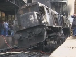 В Египте сошел с рельсов и загорелся пассажирский поезд, погибли 25 человек