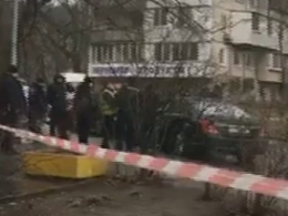 Киллер в полицейской форме застрелил водителя Mercedes в Днепровском районе столицы
