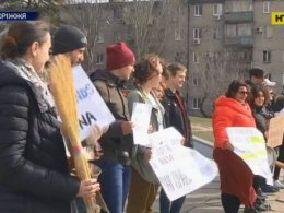 Жінка - не кухонний комбайн: так святкували 8 березня в Запоріжжі