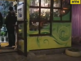 Самоубийство на рабочем месте: в Киеве в цветочной лавке нашли тело 28-летнего продавца