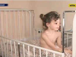 В Запорожье медики спасают 6-летнюю девочку, которая попала в больницу из-за родительской заботы