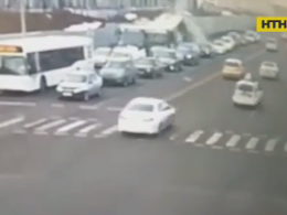2 людей загинули, 30 потрапили у лікарню, після смертельної аварії у Казахстані