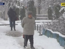 У Черкасах борються з наслідками потужної хуртовини